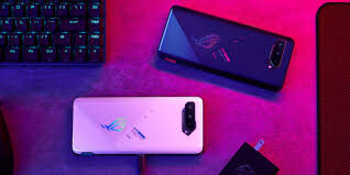 ASUS ROG Phone 5 premium oyun akıllı telefonu dayanıklılık testinde başarısız oldu