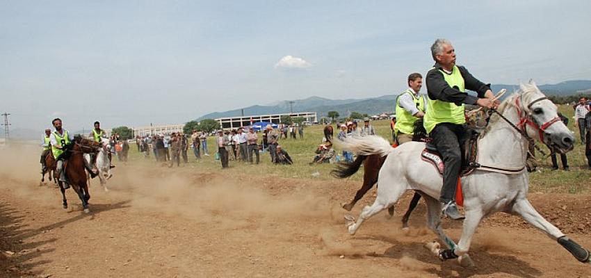 torbalida-son-olarak-2015-yilinda-yapilan-rahvan-at-yarislari-7-yil-aradan-sonra-yeniden-ilcede-yapilacak.jpg