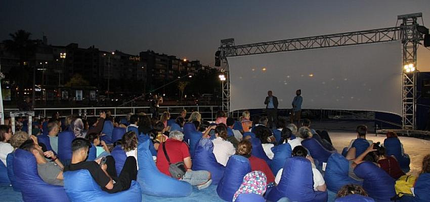 2-izmir-uluslararasi-film-ve-muzik-festivalinde-marc-collin-ruzgari-esti.jpg