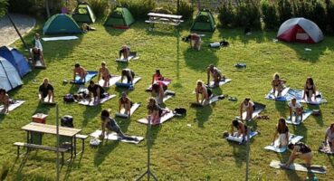 Yoga festivali Bornova Macera Parkı’nda başladı