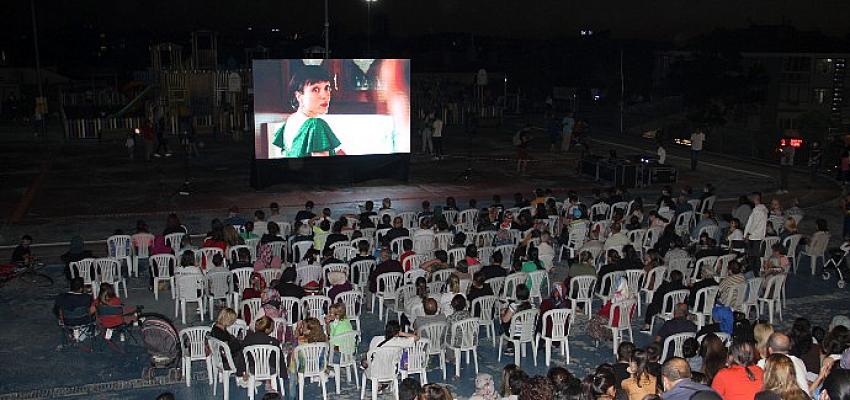 acik-hava-sinema-gunleri-bu-hafta-dikmende.jpg