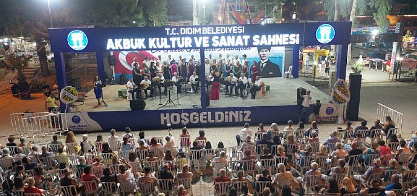 akbukluler-yaz-konserinde-unutulmaz-anlar-yasadi.jpg