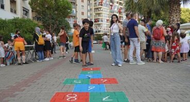 Bostanlı’da Yaşam Sokağa Taştı