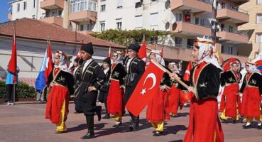 Altınova’da düşman işgalinden kurtuluşun 100. yıl coşkusu yaşandı.