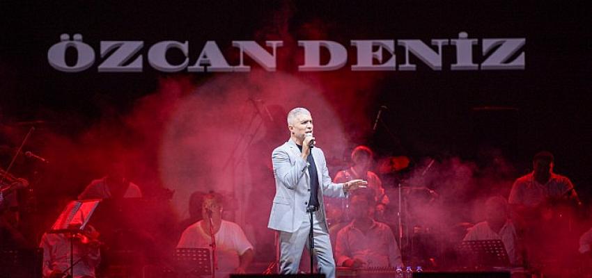 cim-konserlerinde-ozcan-deniz-ruzgari.jpg