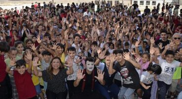 İzmir’de “Pandomim Çocuk Oyunu” Gösterisi Gerçekleştirildi