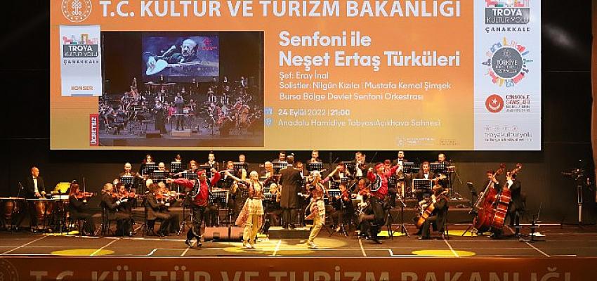 troya-kultur-yolu-festivalinde-senfoni-ile-neset-ertas-turkuleri.jpg