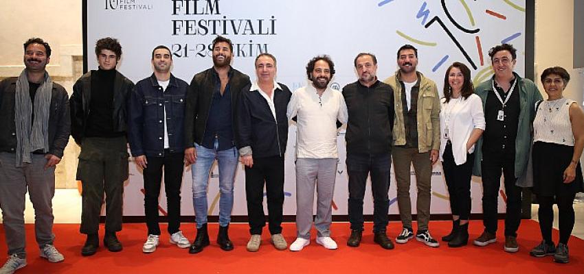 10-bogazici-film-festivali-karanlik-gece-filminin-ekibini-agrladi.jpg