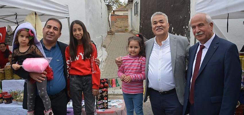 torbalida-zeytin-festivali-coskusu.jpg